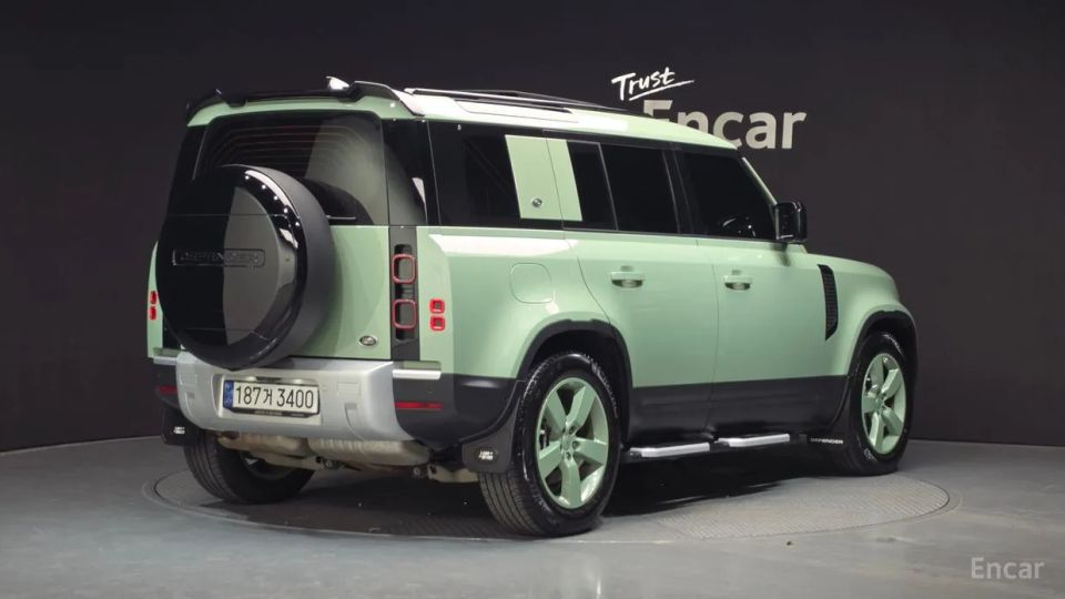 Land Rover Defender