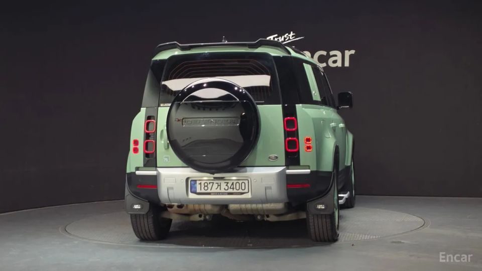 Land Rover Defender