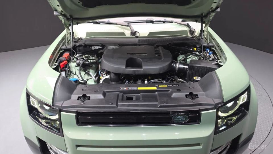 Land Rover Defender