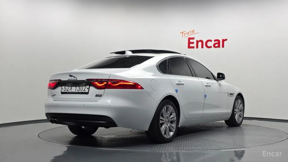 Jaguar xf