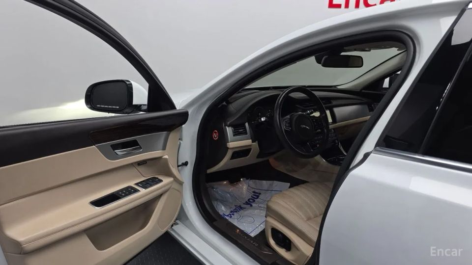 Jaguar xf