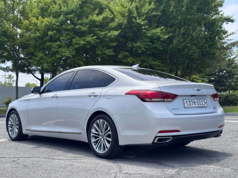 Hyundai Genesis