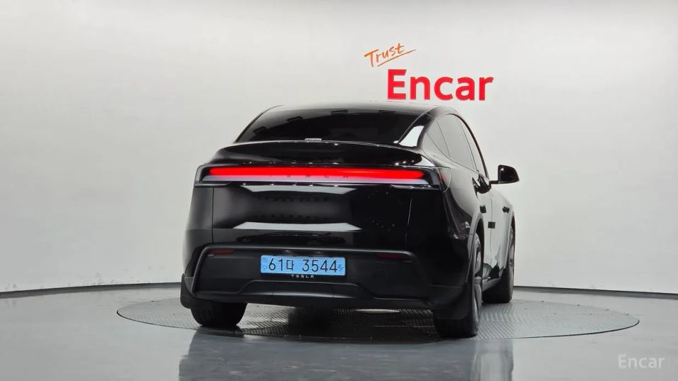 Tesla model-y