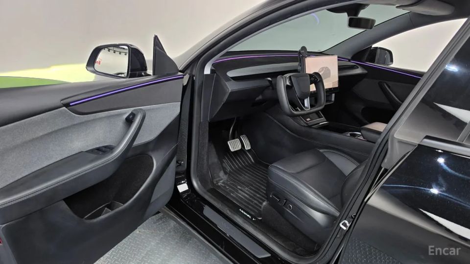 Tesla model-y