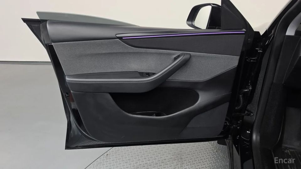 Tesla model-y