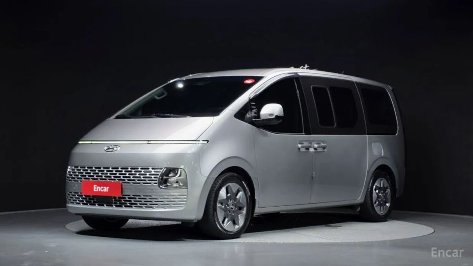 Hyundai Staria
