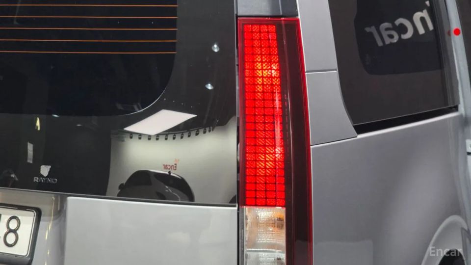 Hyundai Staria