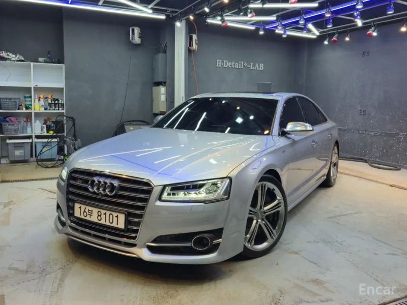 Audi S8