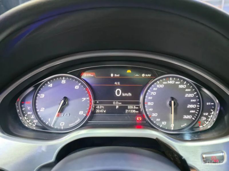 Audi S8