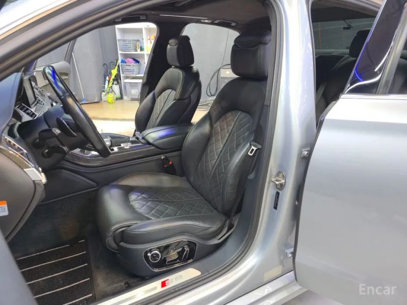 Audi S8