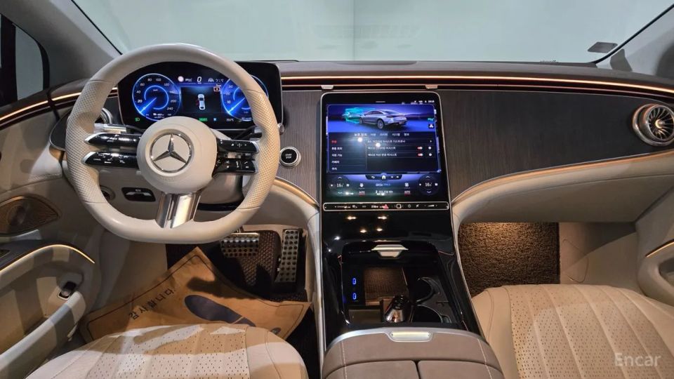 Mercedes-Benz EQS