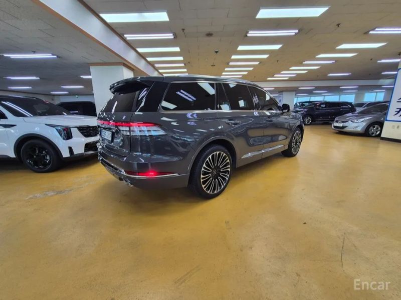 Lincoln Aviator