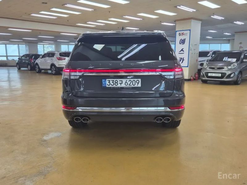 Lincoln Aviator