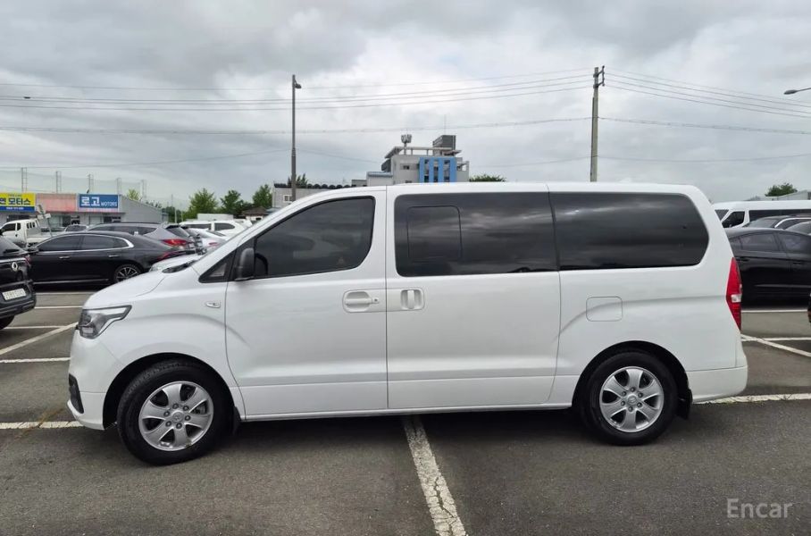 Hyundai Starex