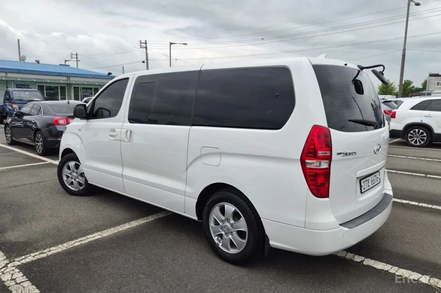 Hyundai Starex