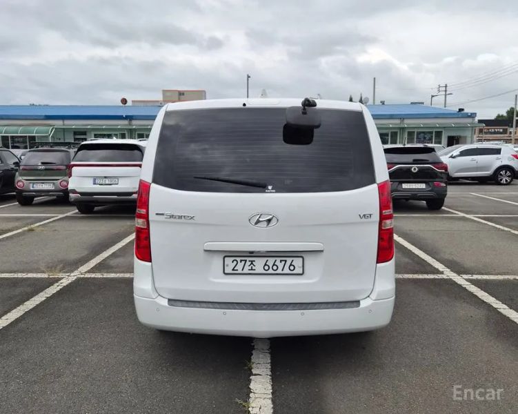 Hyundai Starex