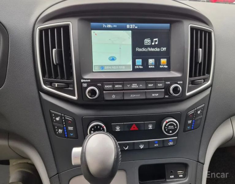Hyundai Starex