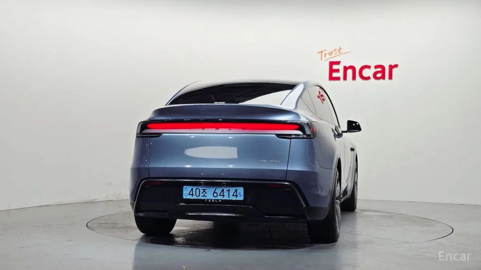 Tesla model-y