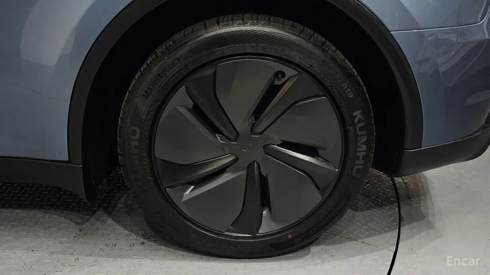 Tesla model-y