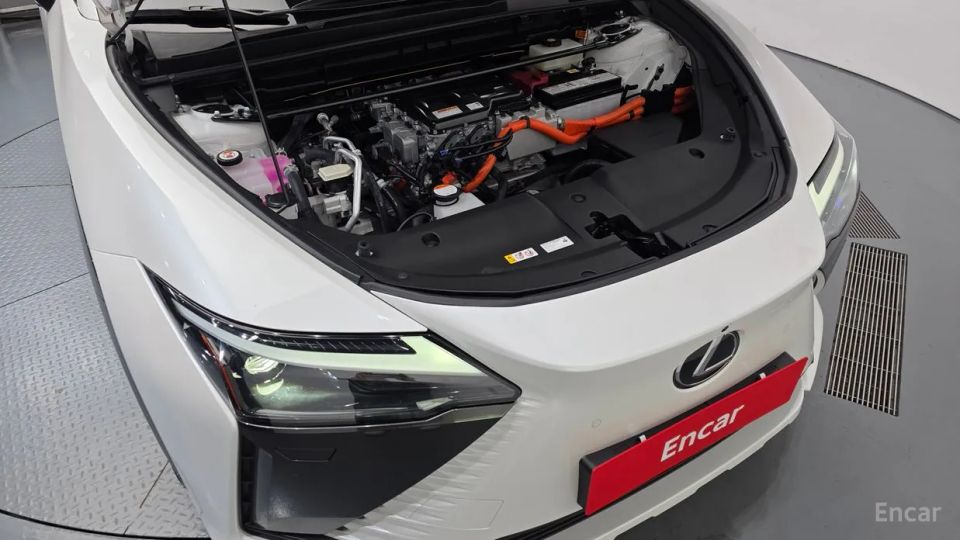 Lexus RZ