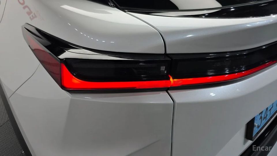 Lexus RZ
