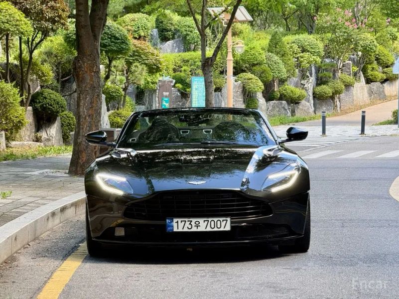Astonmartin DB11