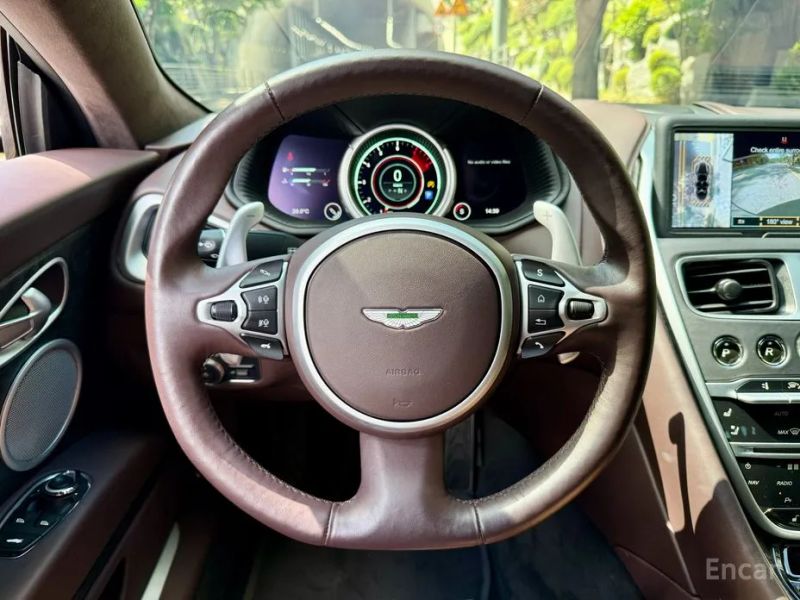 Astonmartin DB11