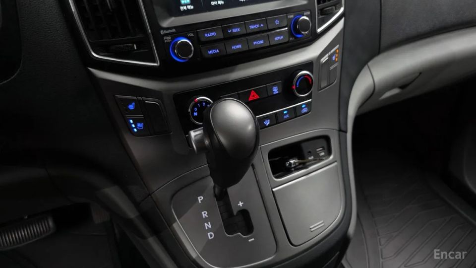 Hyundai Starex