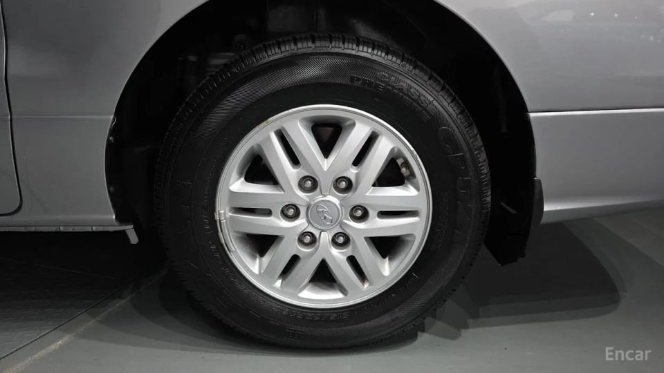 Hyundai Starex