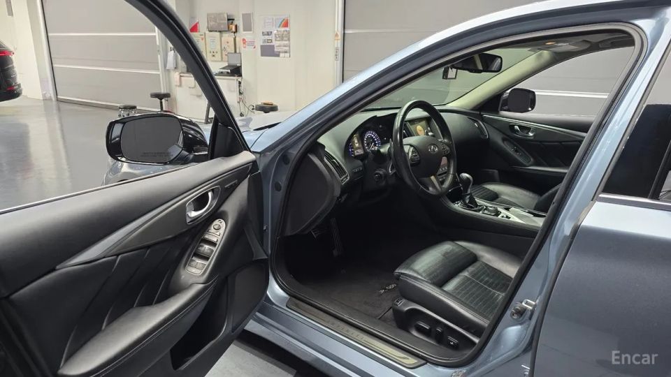 Infiniti Q50