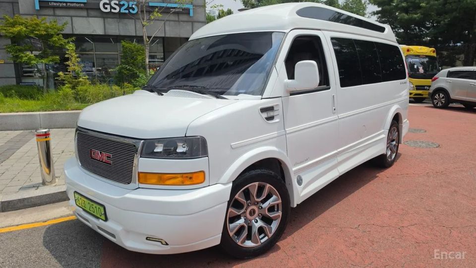 GMC Savana