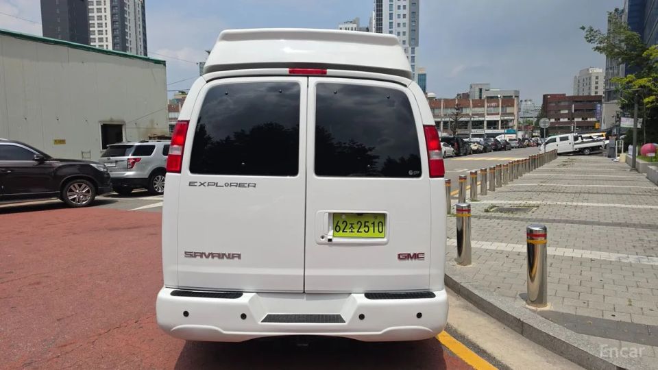 GMC Savana