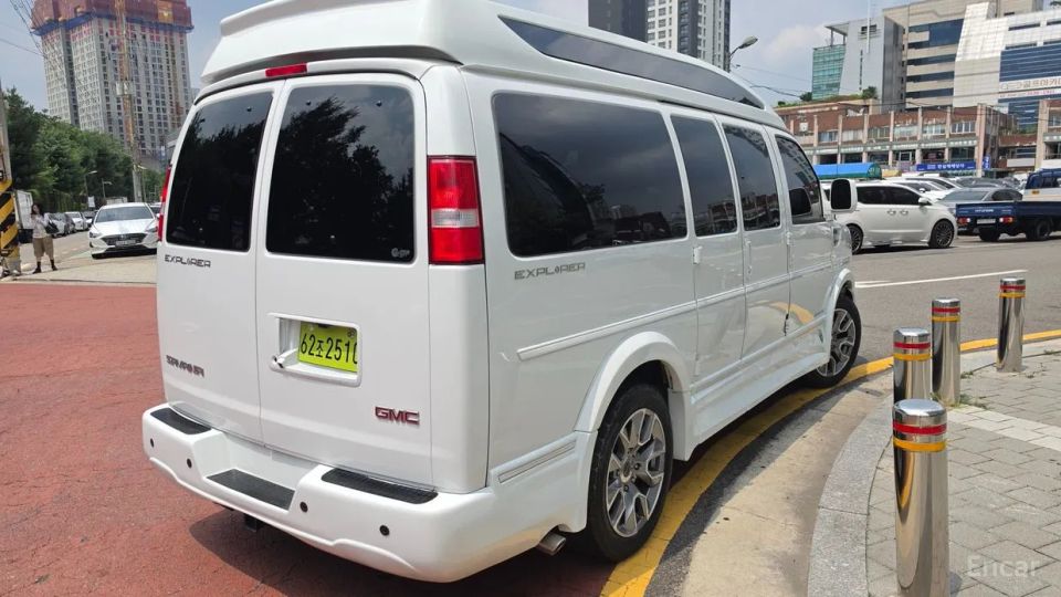 GMC Savana