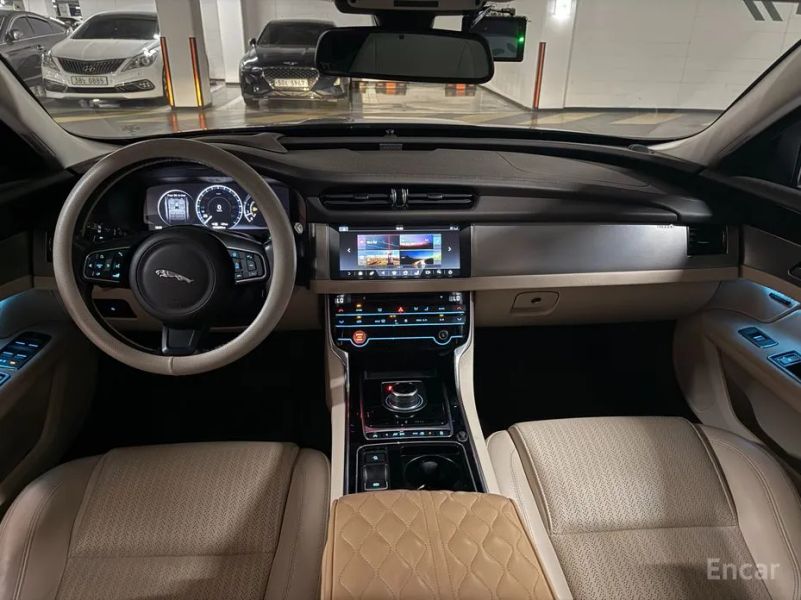 Jaguar xf