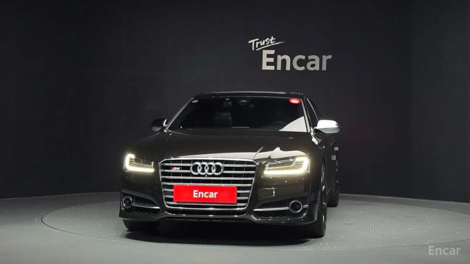 Audi S8
