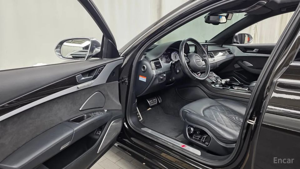 Audi S8