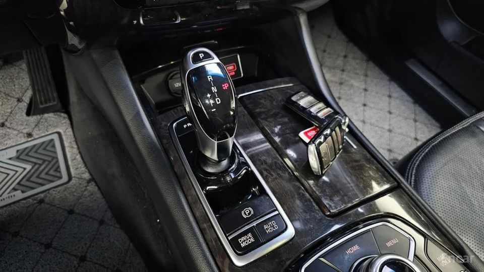 Kia K9