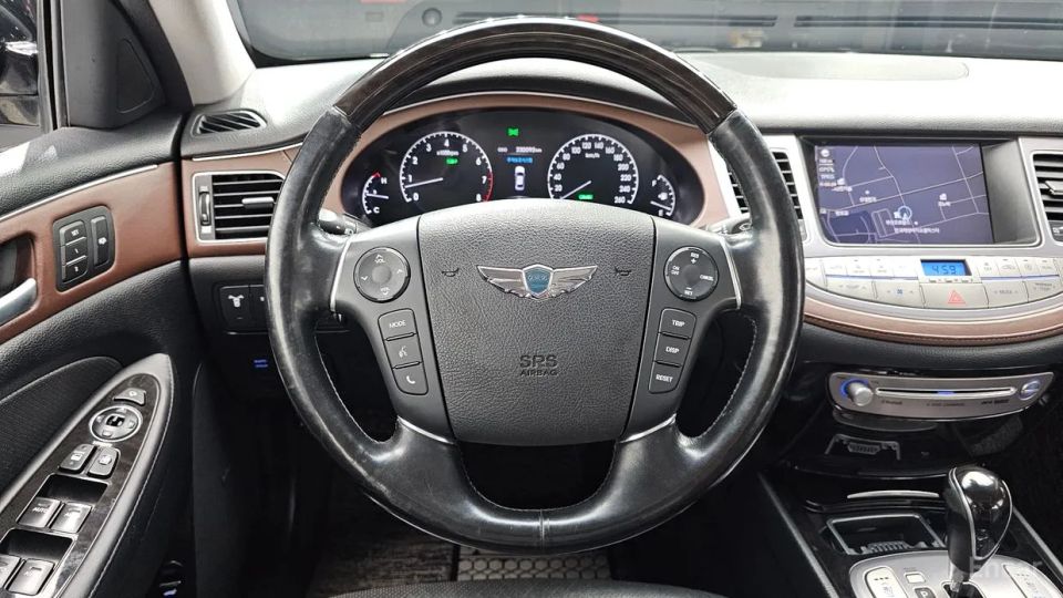 Hyundai Genesis
