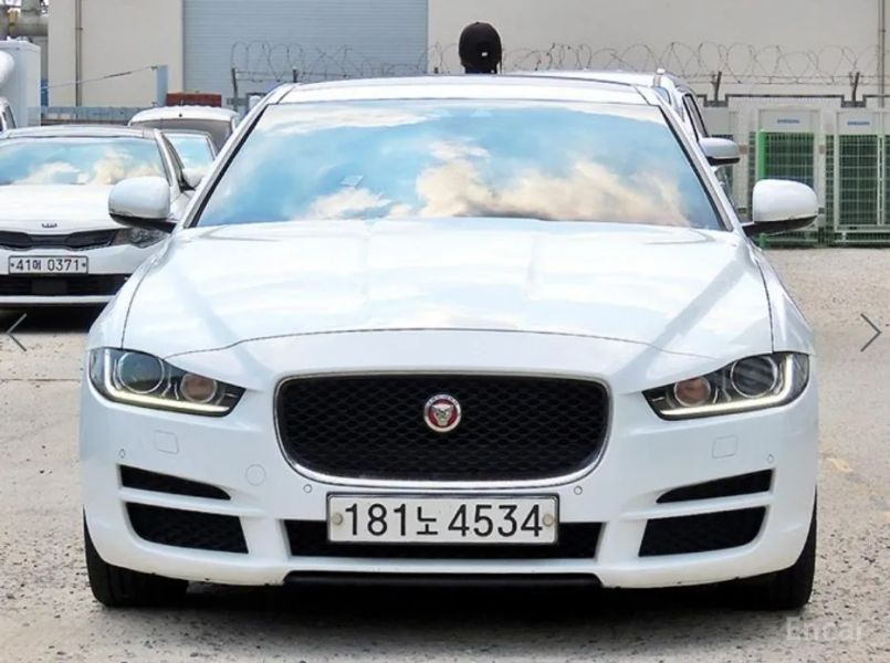 Jaguar XE