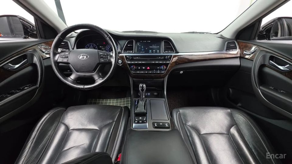 Hyundai Aslan