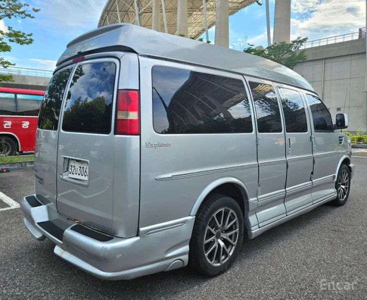 Chevrolet Express Van