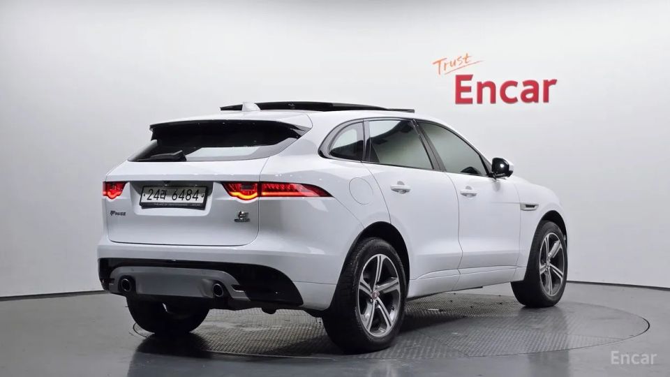 Jaguar F-PACE