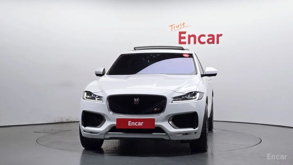 Jaguar F-PACE
