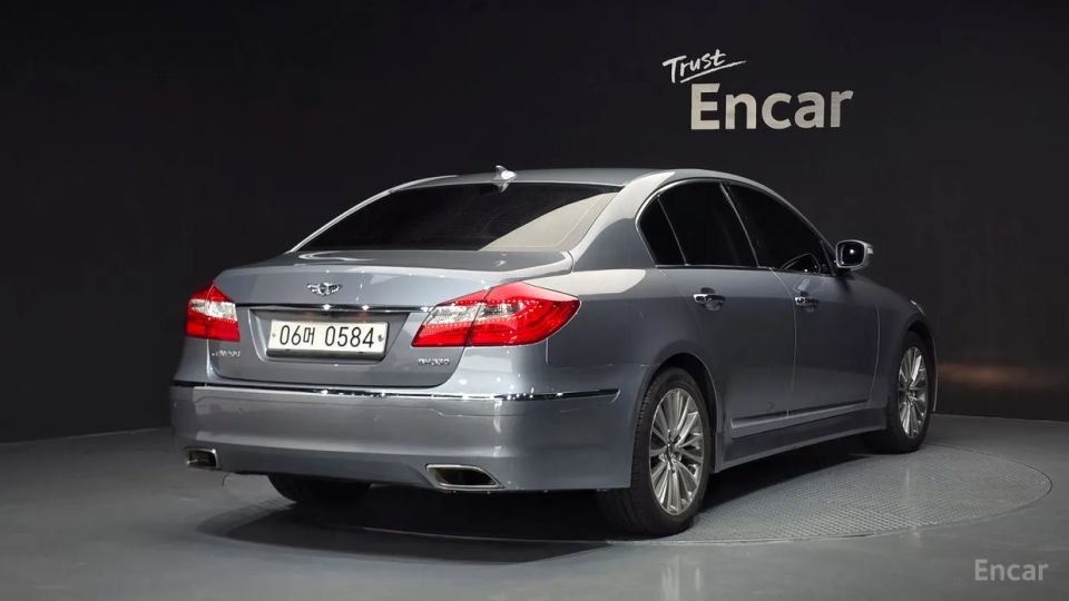 Hyundai Genesis