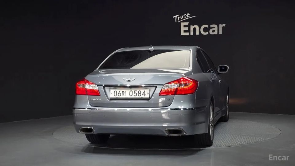 Hyundai Genesis