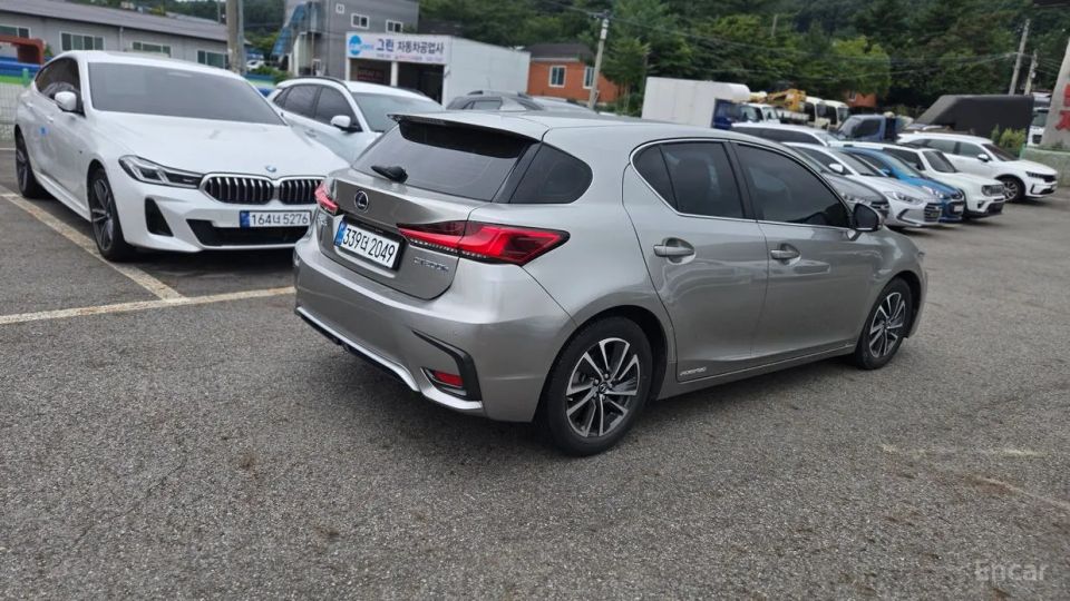 Lexus CT200h
