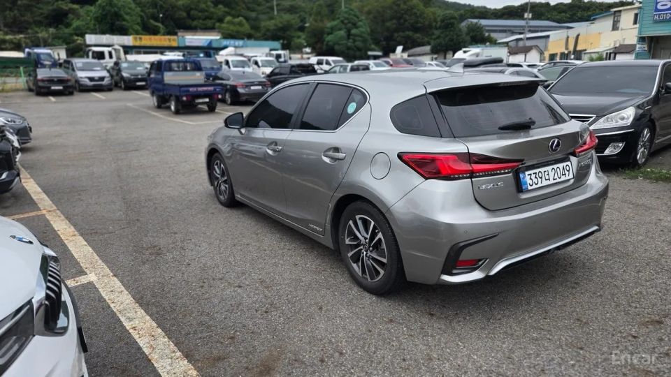Lexus CT200h