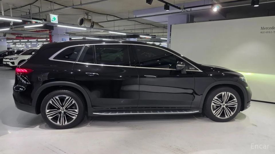 Mercedes-Benz EQS