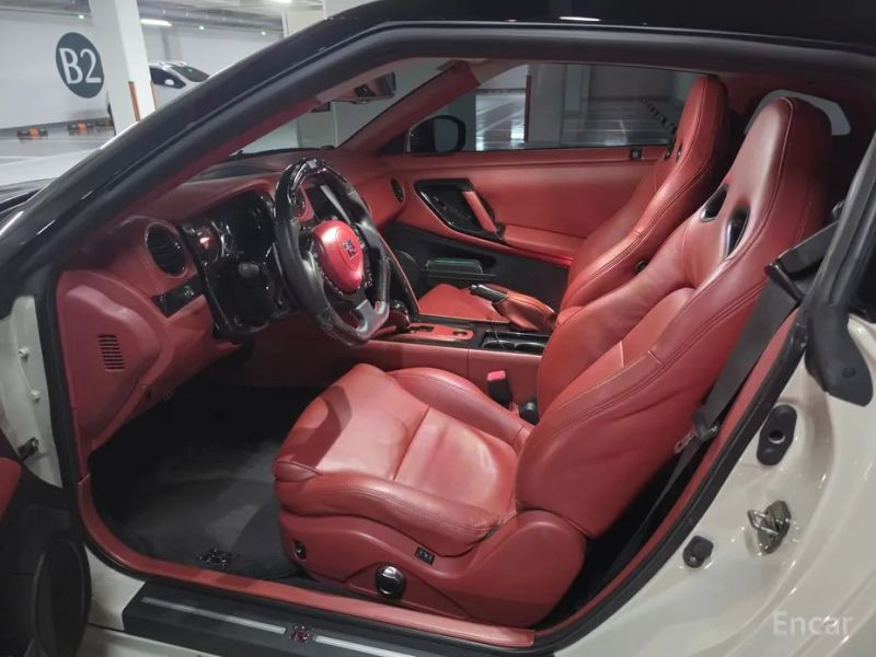 Nissan GT-R