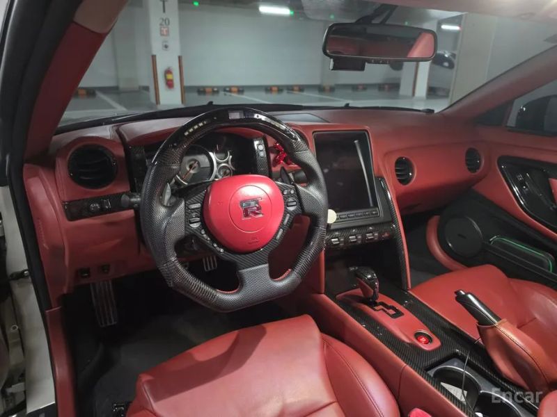 Nissan GT-R
